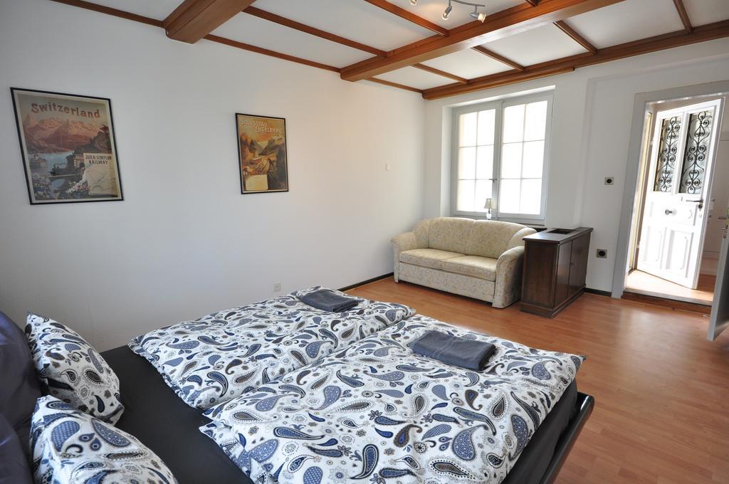 Interlaken Town House Sleeps 12 Guests Central Bilik gambar