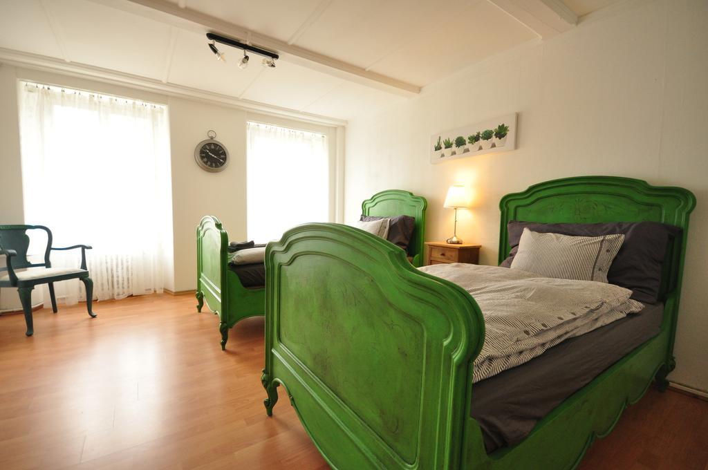 Interlaken Town House Sleeps 12 Guests Central Bilik gambar