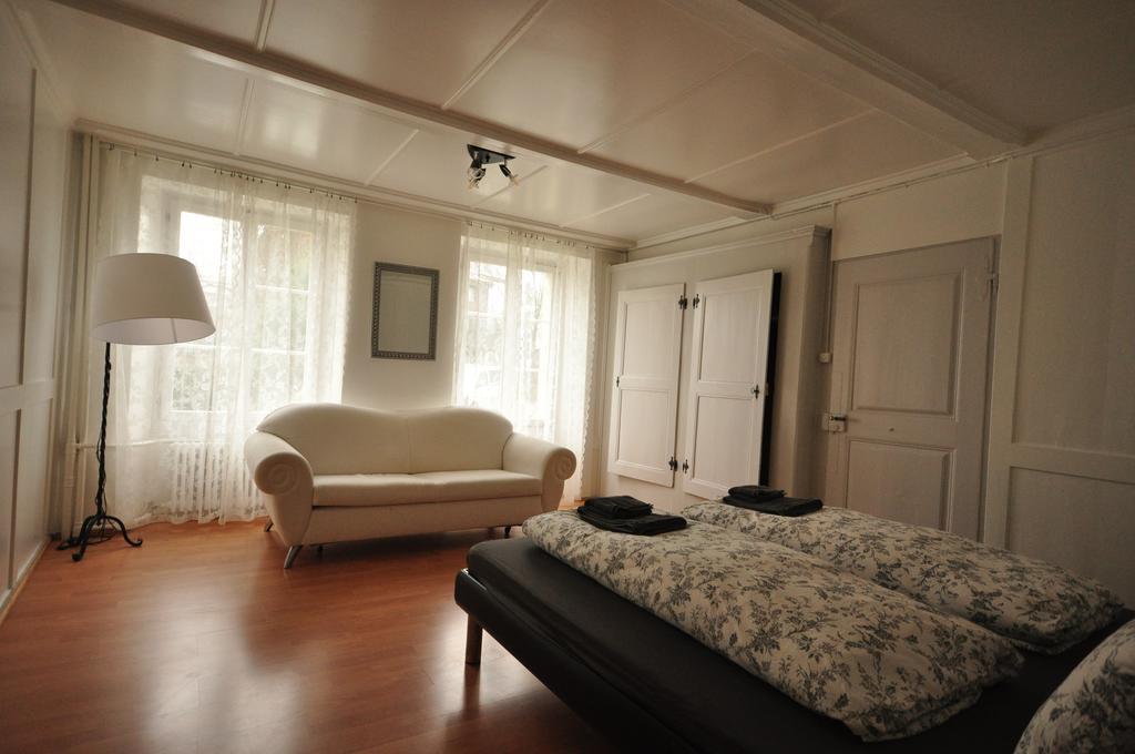 Interlaken Town House Sleeps 12 Guests Central Bilik gambar